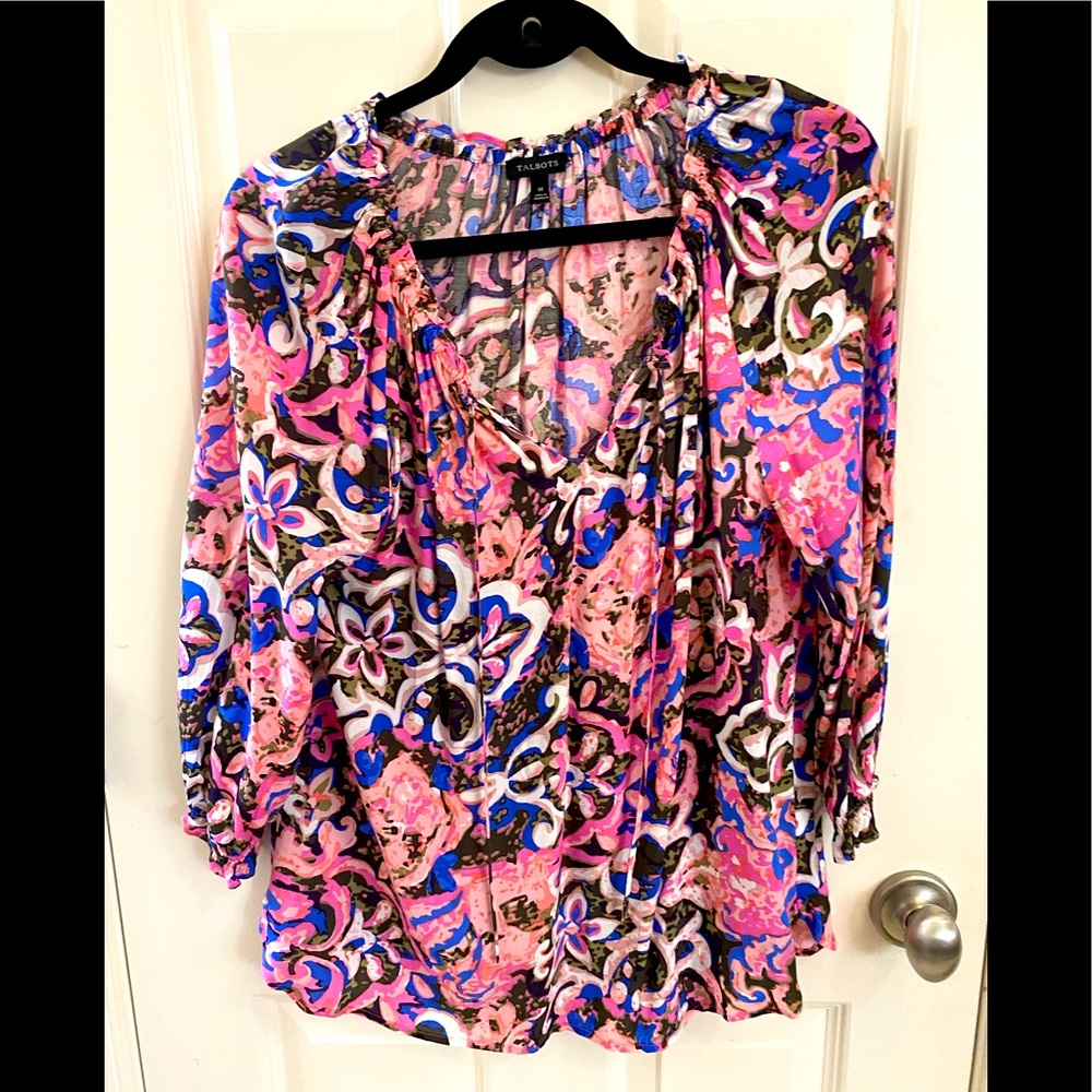 Talbots 3/4 sleeve split neck blouse. Size Med.